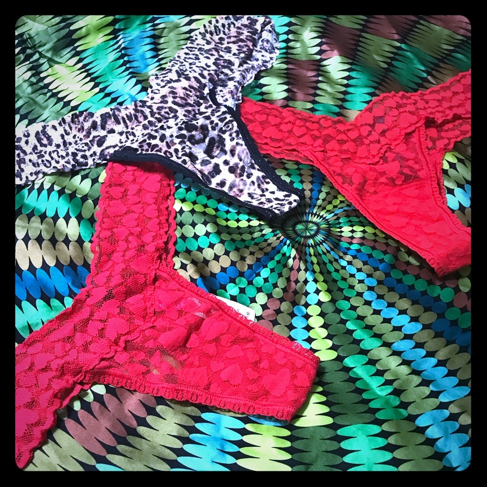 Victoria’s Secret NWT Thongs